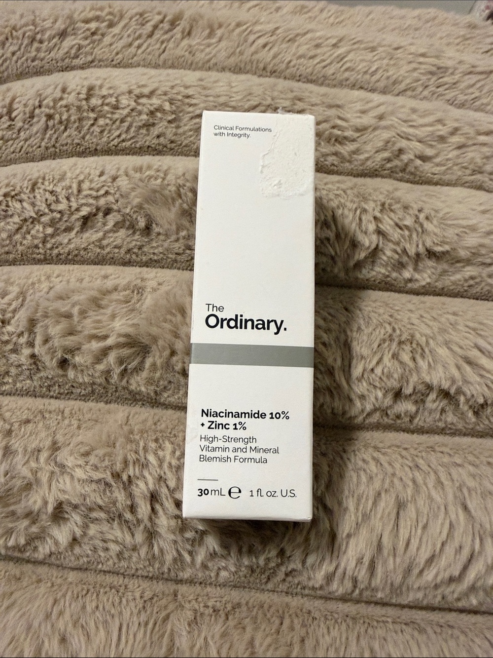 The Ordinary Niacinamide 10% + Zinc 1% - White and Gray Box